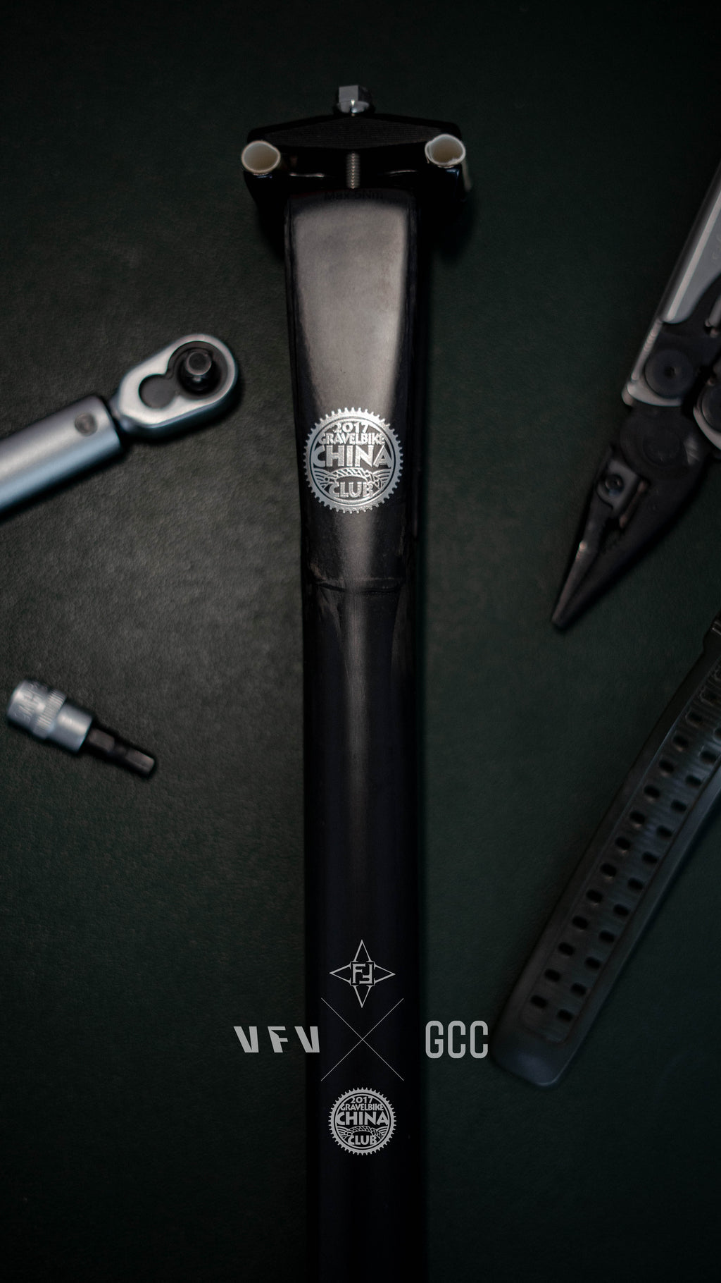 VoiceVelo Deep V Carbon Seatpost – 27.2mm / 30.9mm