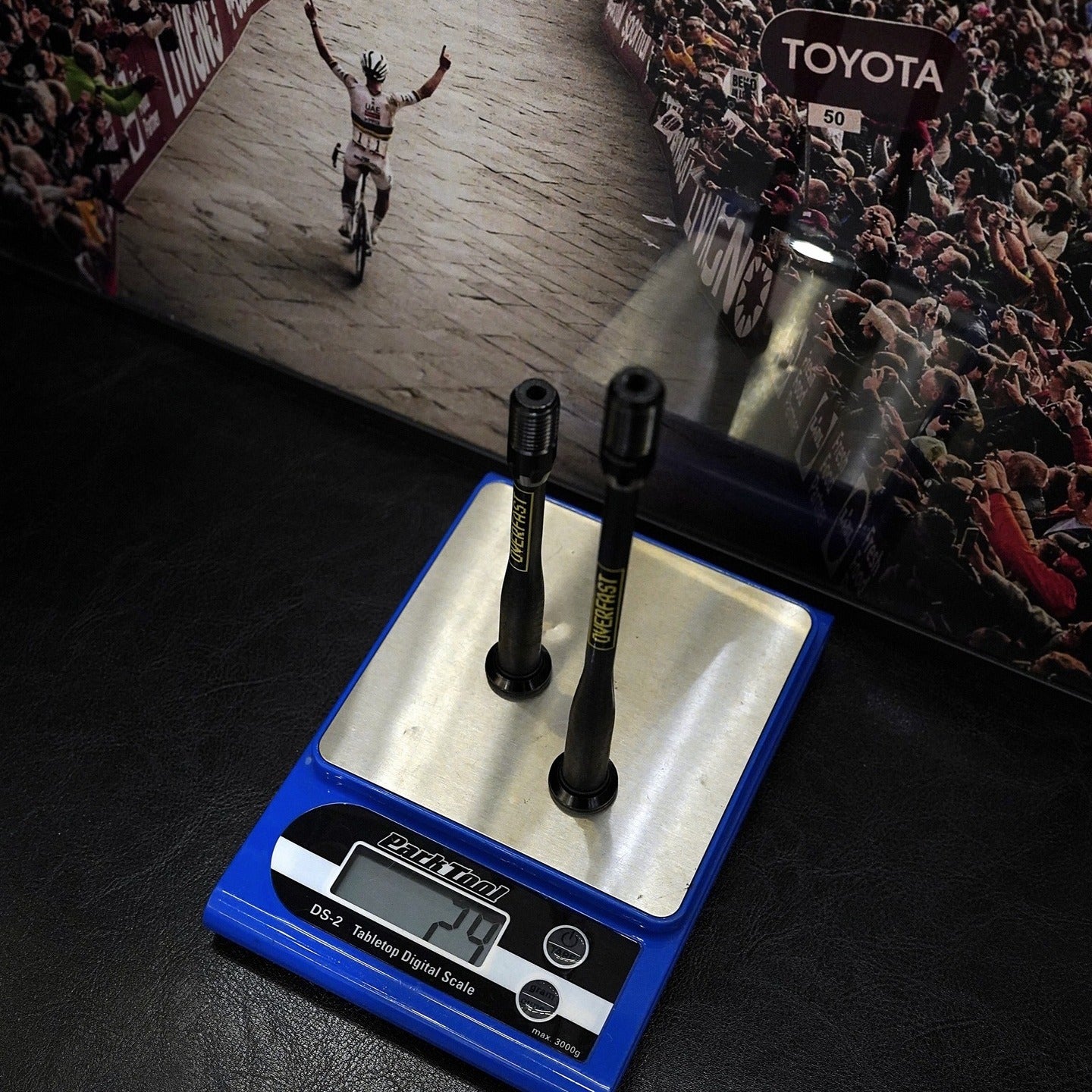Overfast Carbon Thru Axles - BLACK